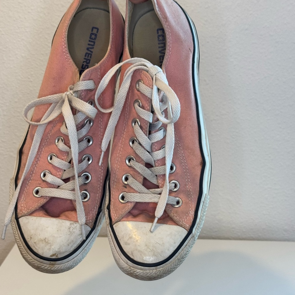 Pink converse - Picture 2 of 6